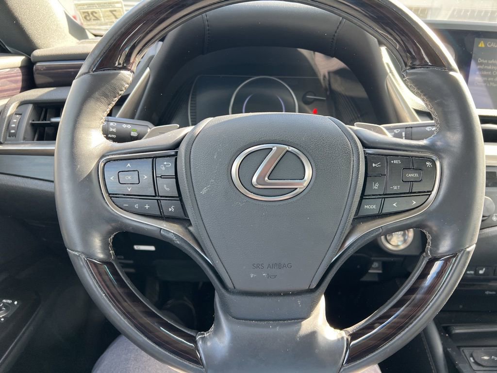 Thumbnail: 2020 Lexus ES - 16