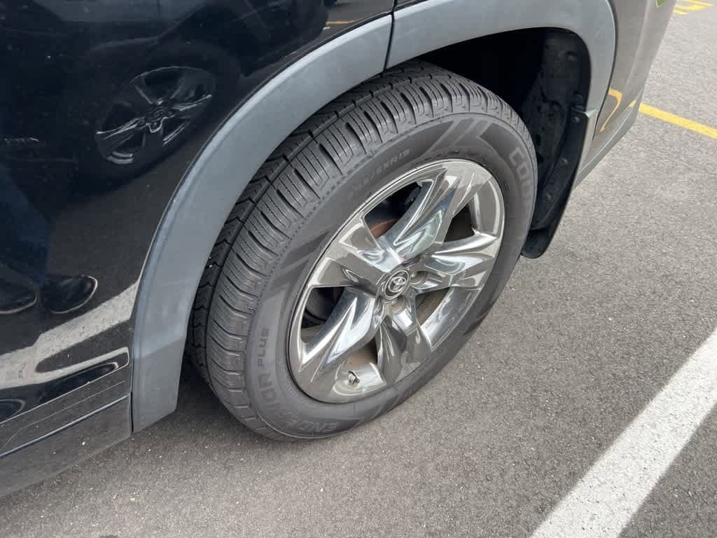 Thumbnail: 2019 Toyota Highlander - 24