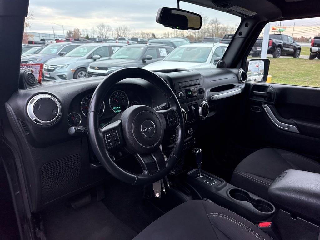 Thumbnail: 2013 Jeep Wrangler - 18