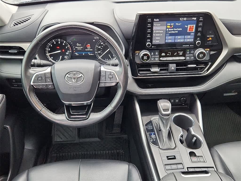 Thumbnail: 2021 Toyota Highlander - 17