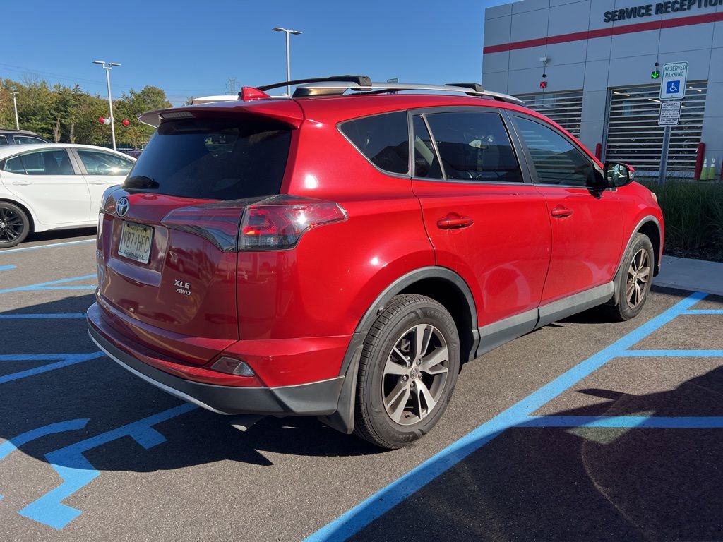 Thumbnail: 2016 Toyota RAV4 - 3