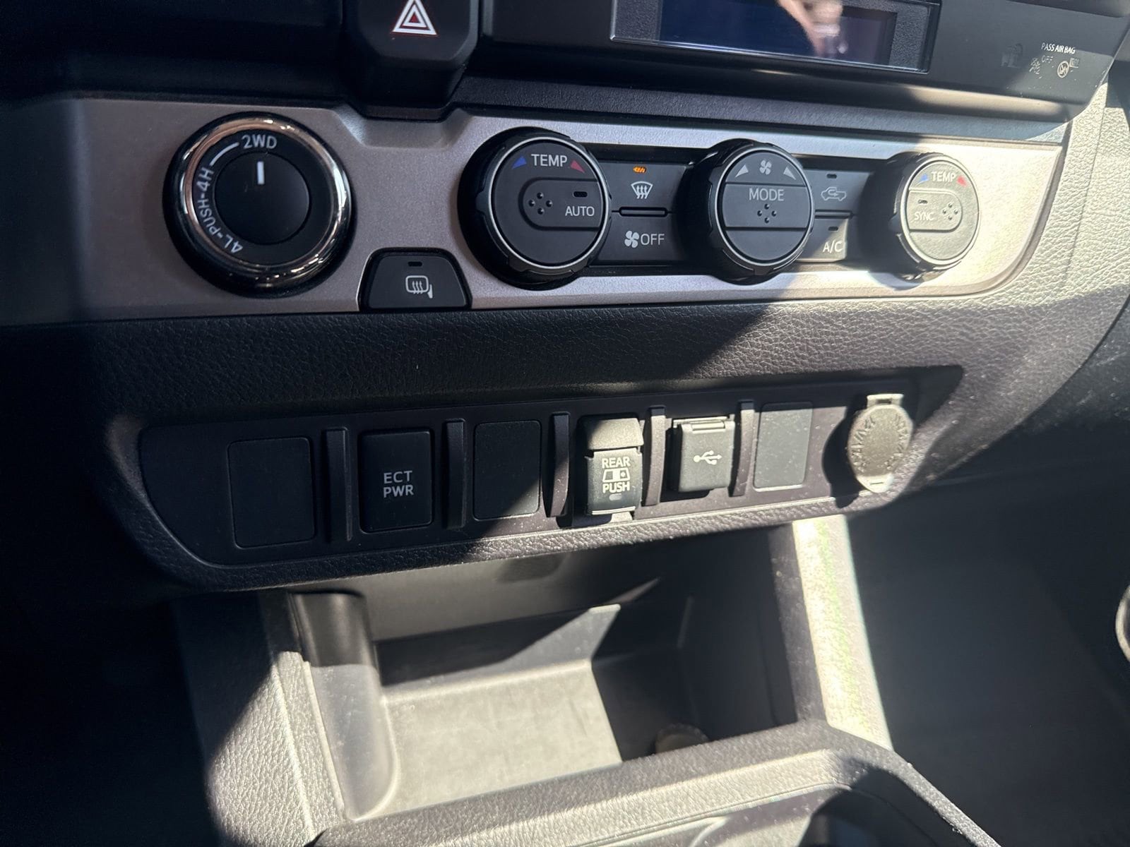 Thumbnail: 2021 Toyota Tacoma - 29