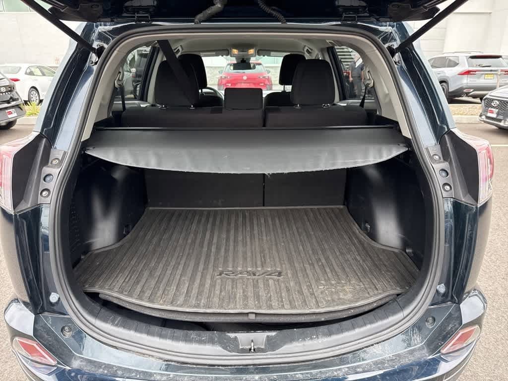 Thumbnail: 2018 Toyota RAV4 - 13