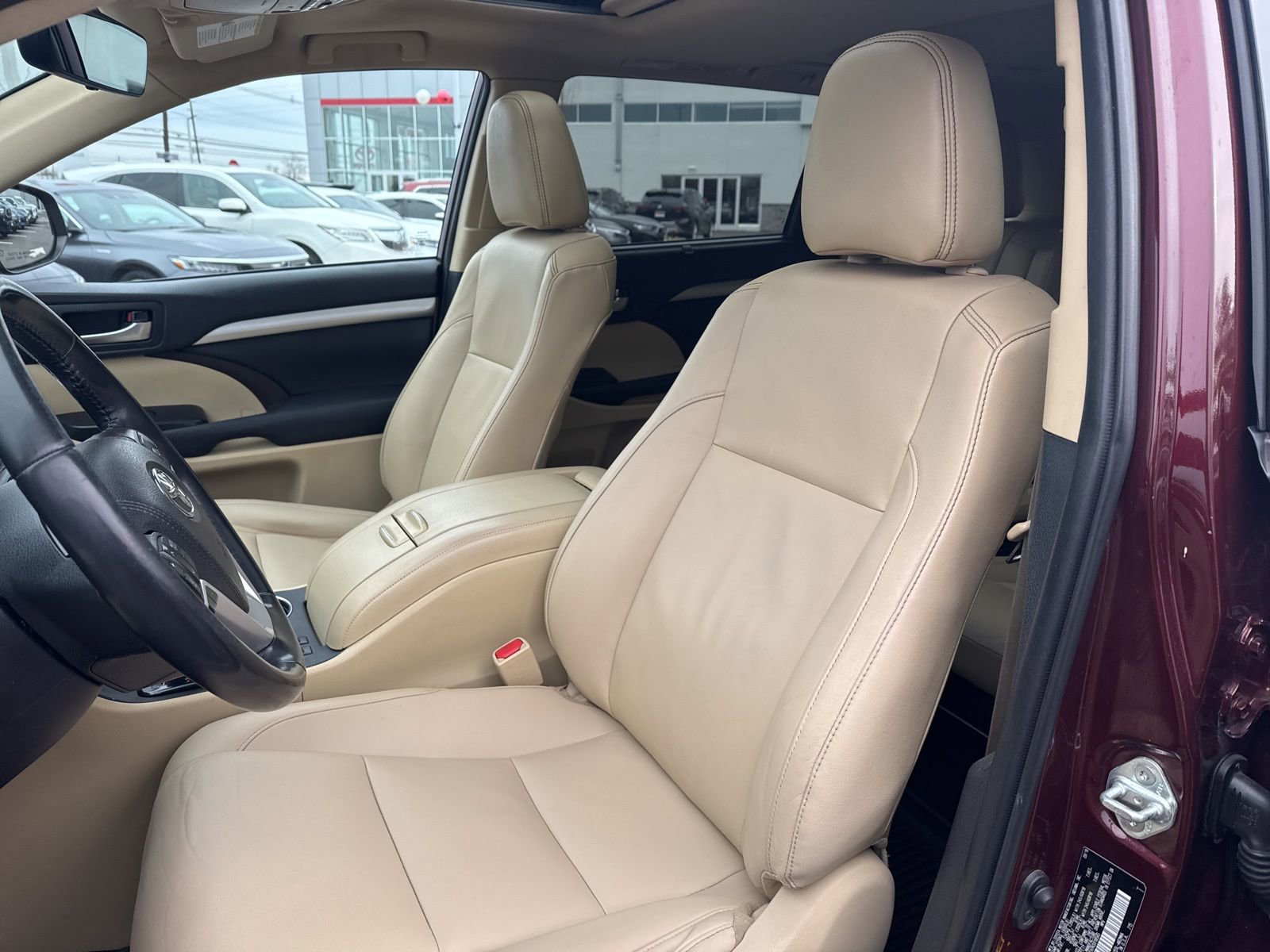 Thumbnail: 2019 Toyota Highlander - 20