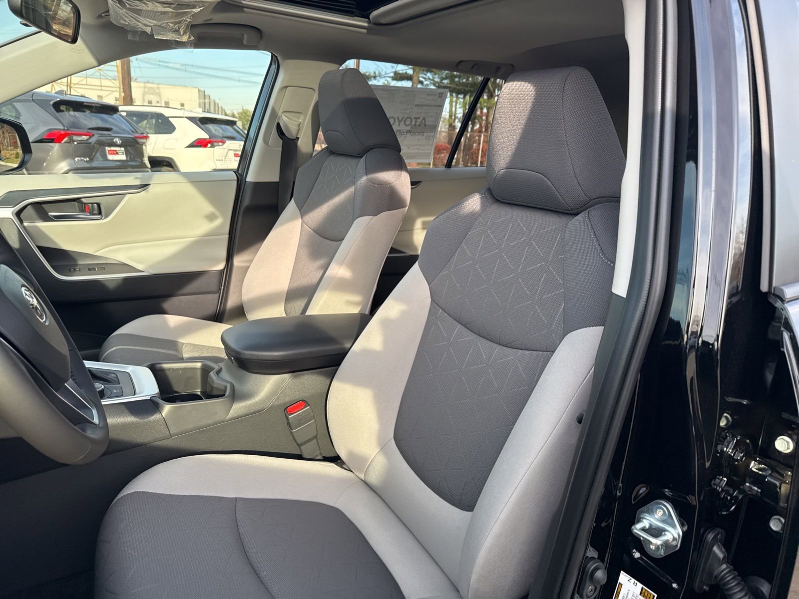 Thumbnail: 2025 Toyota RAV4 - 11