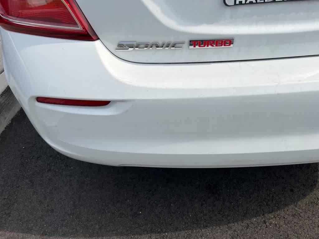 Thumbnail: 2018 Chevrolet Sonic - 22