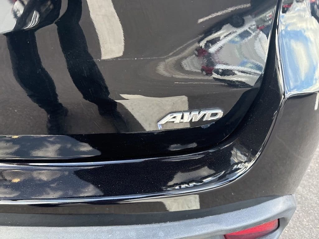 Thumbnail: 2019 Toyota Highlander - 21