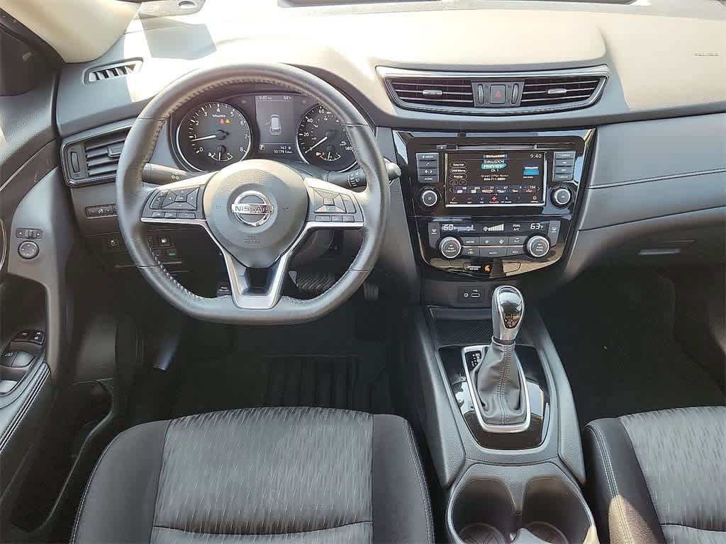 Thumbnail: 2018 Nissan Rogue - 17