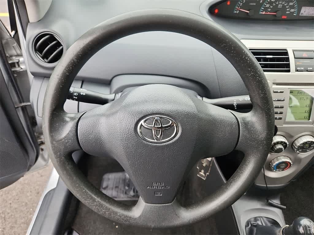 Thumbnail: 2010 Toyota Yaris - 24