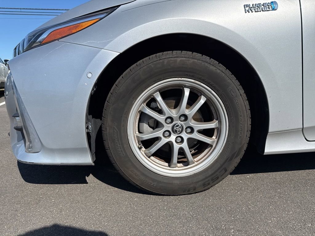 Thumbnail: 2017 Toyota Prius Prime - 15