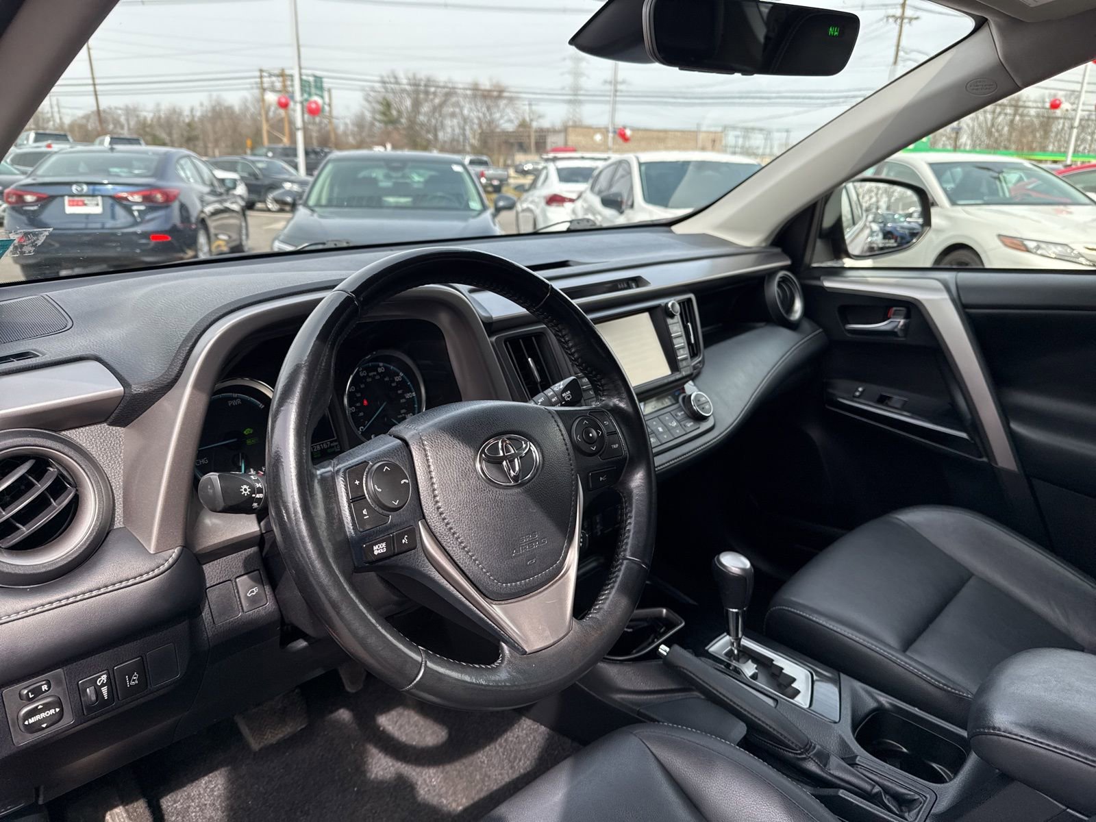 Thumbnail: 2018 Toyota RAV4 - 18