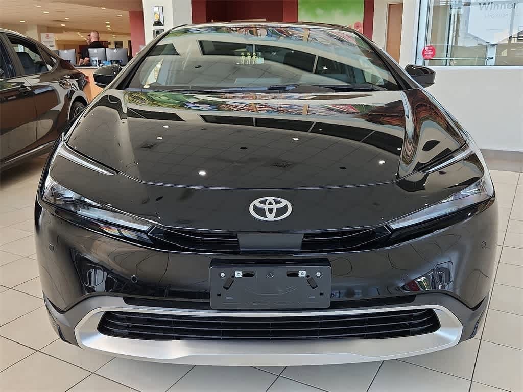 2025 Toyota Prius Plug-in 2