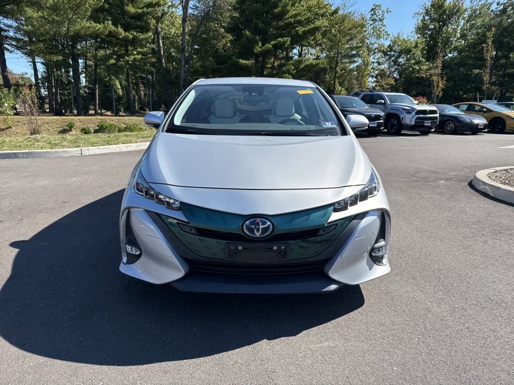 2017 Toyota Prius Prime Four Advanced photo 2
