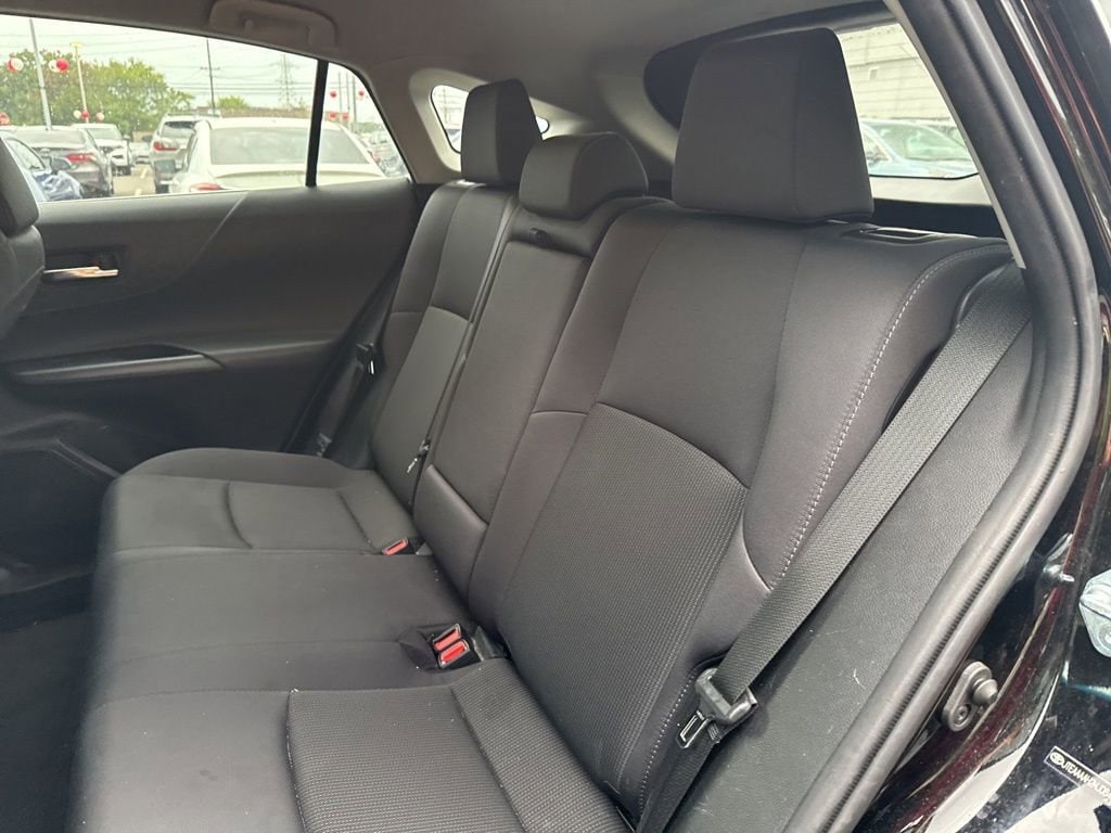 Thumbnail: 2021 Toyota Venza - 20