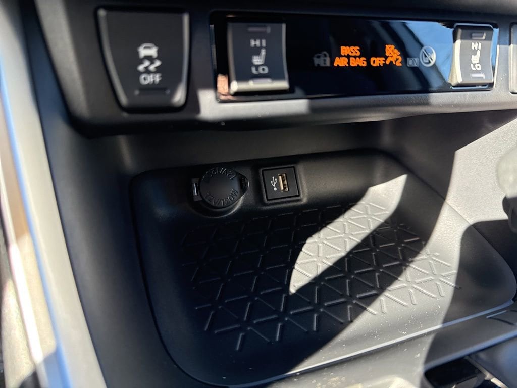 Thumbnail: 2025 Toyota RAV4 - 22