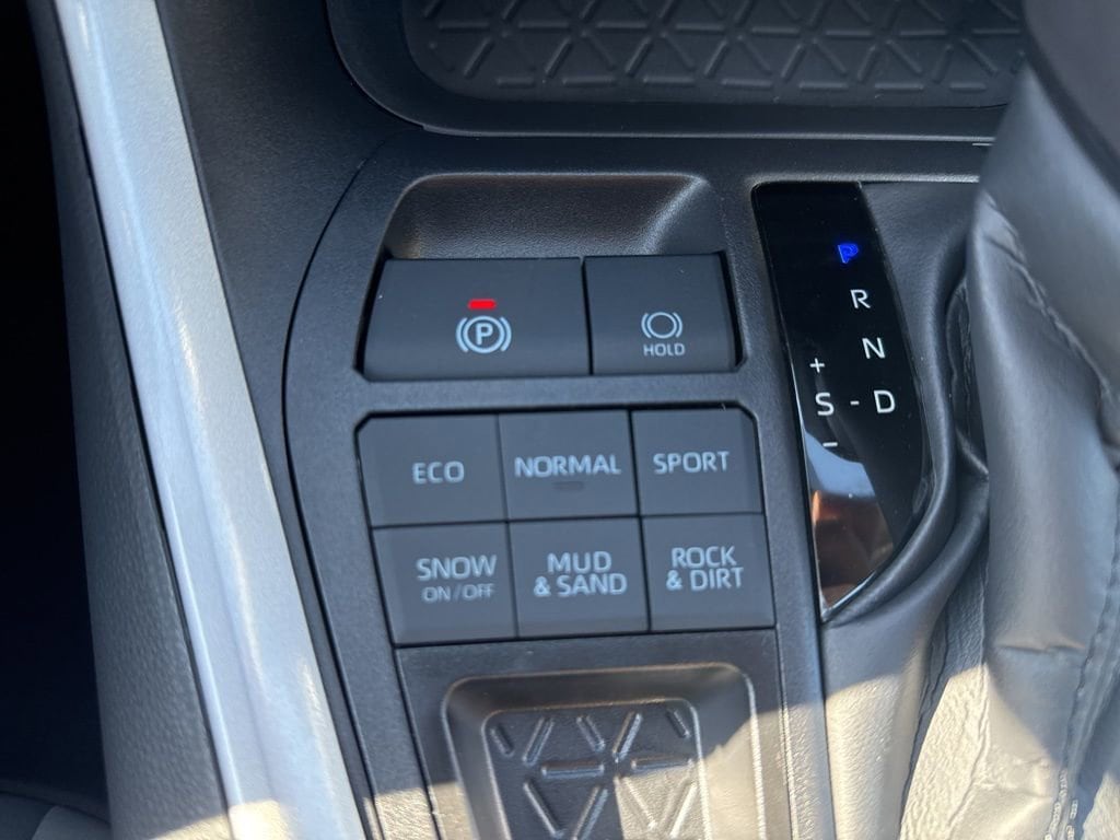 Thumbnail: 2025 Toyota RAV4 - 22