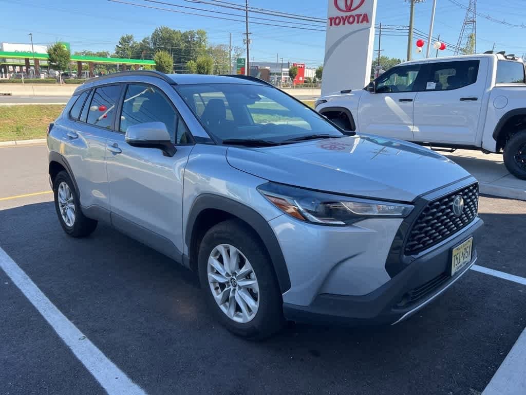 Thumbnail: 2022 Toyota Corolla Cross - 2