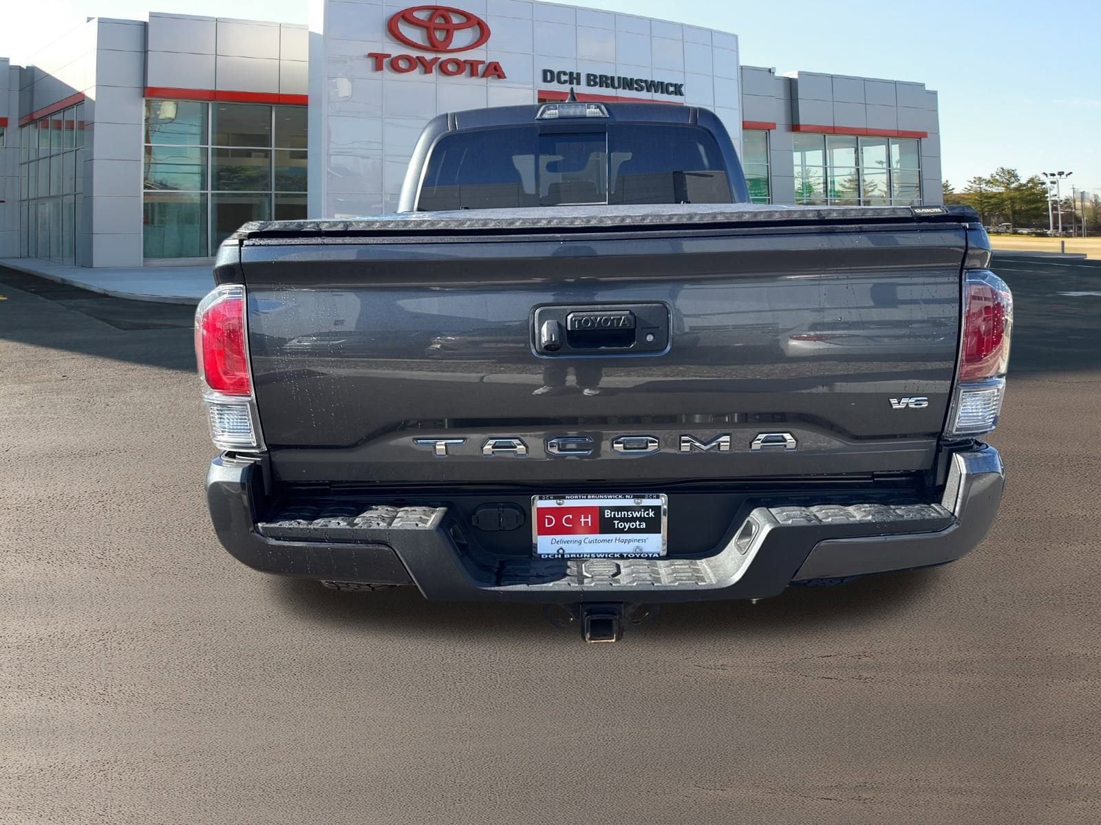 Thumbnail: 2022 Toyota Tacoma - 6