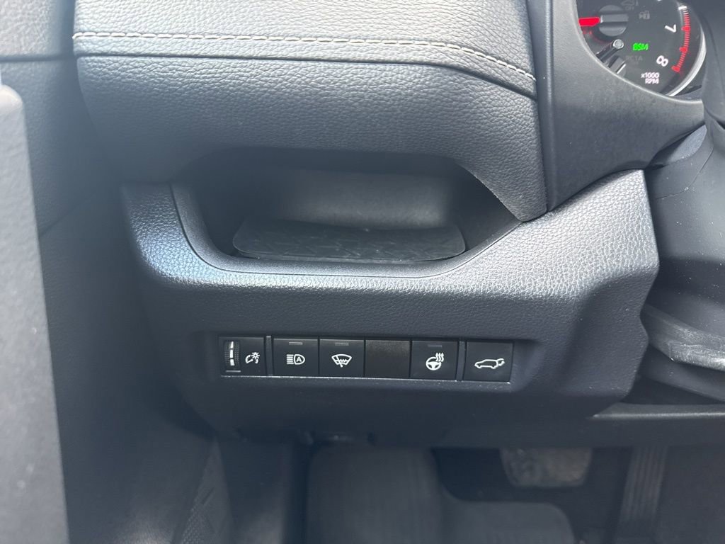 Thumbnail: 2020 Toyota RAV4 - 32