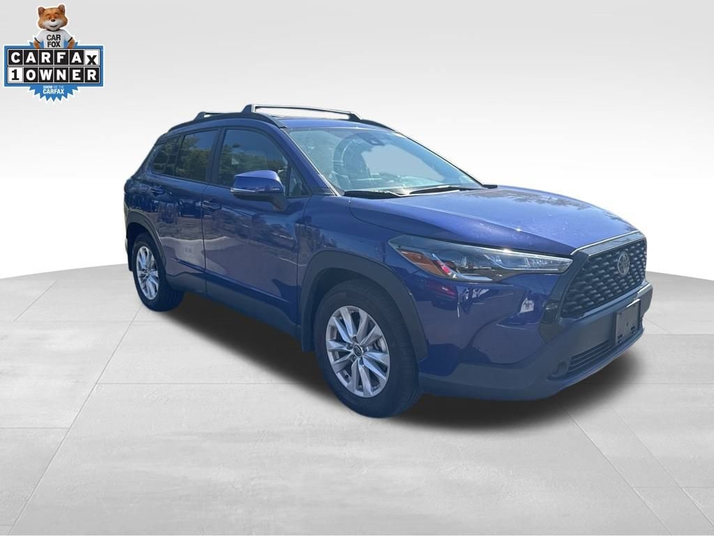 Thumbnail: 2022 Toyota Corolla Cross - 2