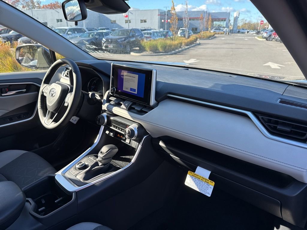 Thumbnail: 2025 Toyota RAV4 - 14