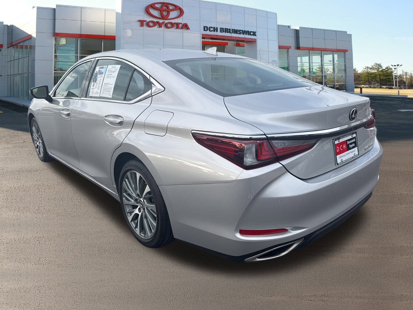 Thumbnail: 2020 Lexus ES - 13