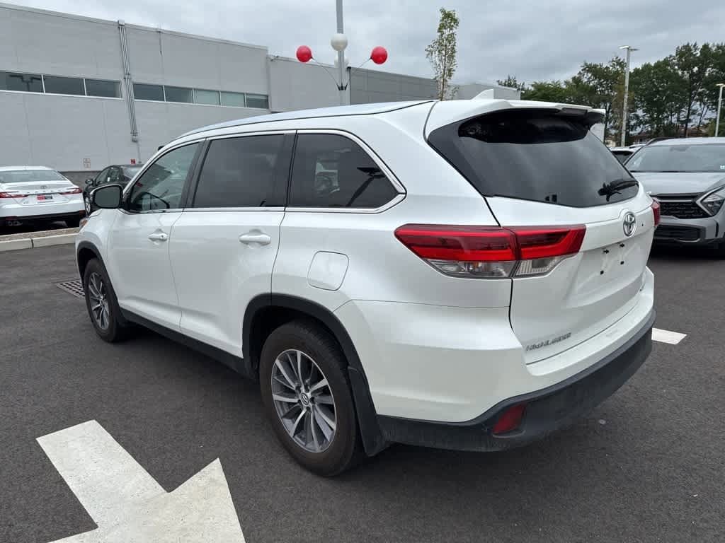 Thumbnail: 2019 Toyota Highlander - 4