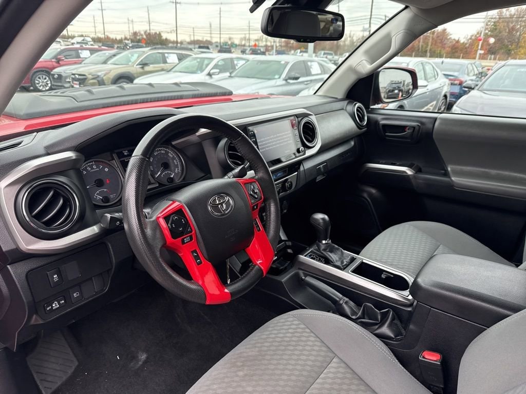 Thumbnail: 2021 Toyota Tacoma - 19