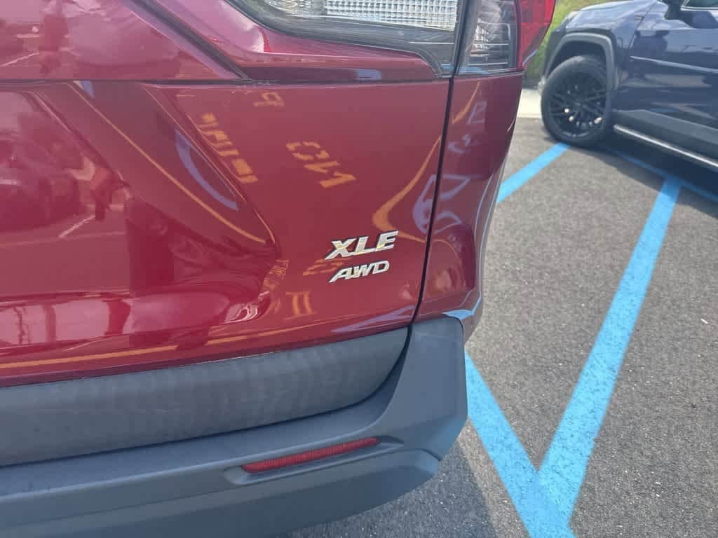 Thumbnail: 2020 Toyota RAV4 - 16