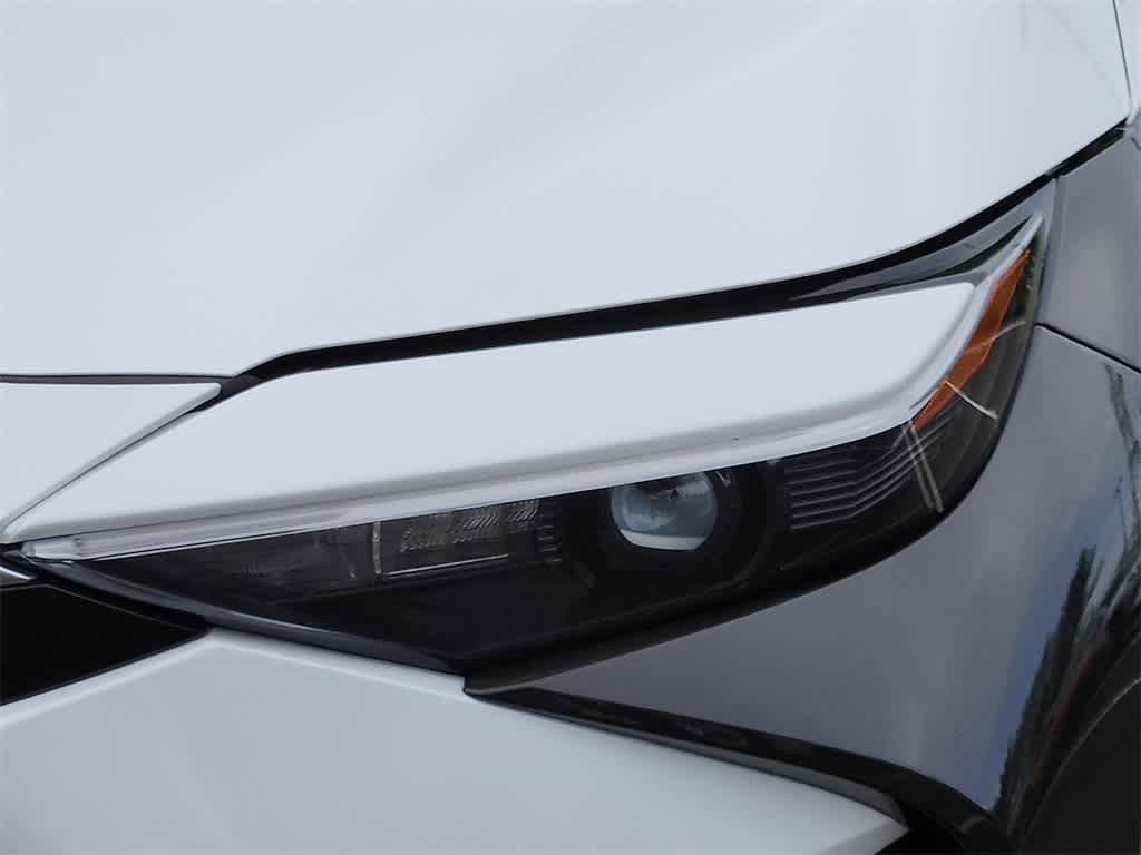 2025 Toyota bZ4X XLE 9