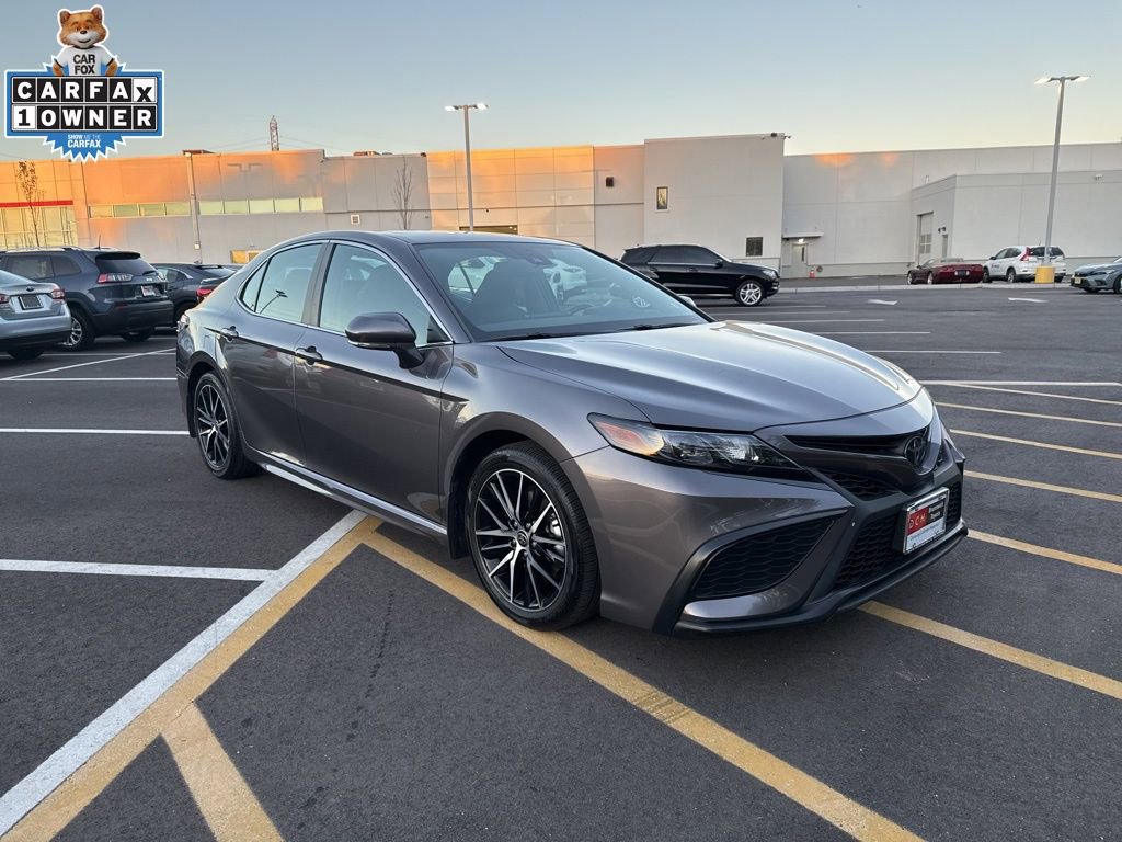 2023 Toyota Camry SE photo 2