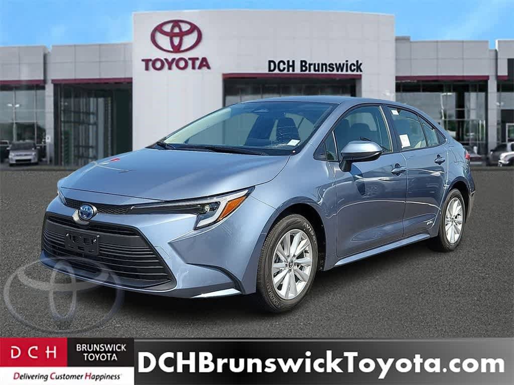 2025 Toyota Corolla LE Hero Image