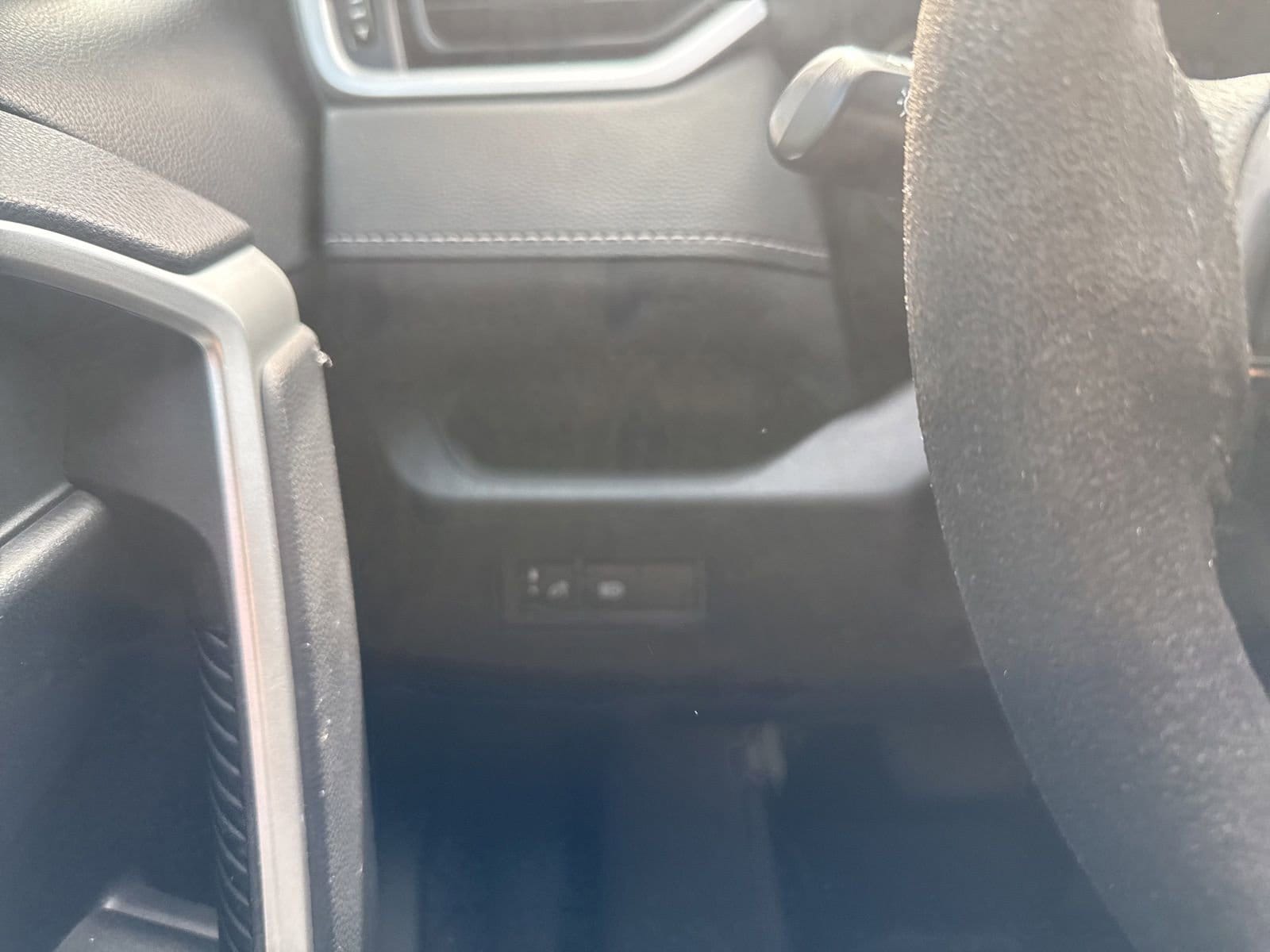 Thumbnail: 2020 Toyota RAV4 - 31
