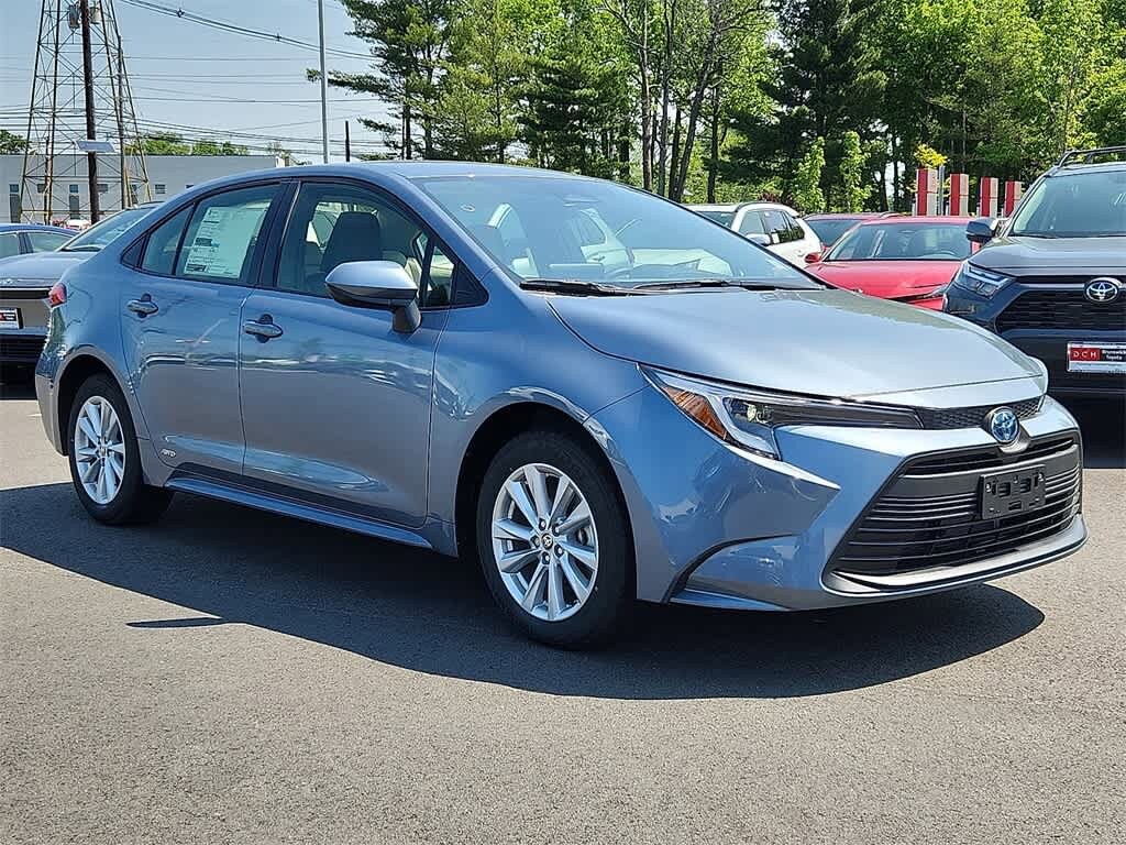 2025 Toyota Corolla LE 3