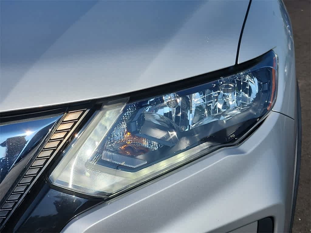Thumbnail: 2018 Nissan Rogue - 15