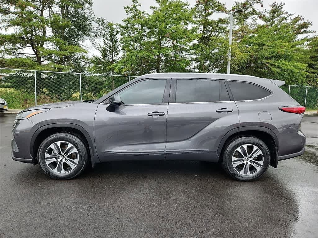Thumbnail: 2021 Toyota Highlander - 13