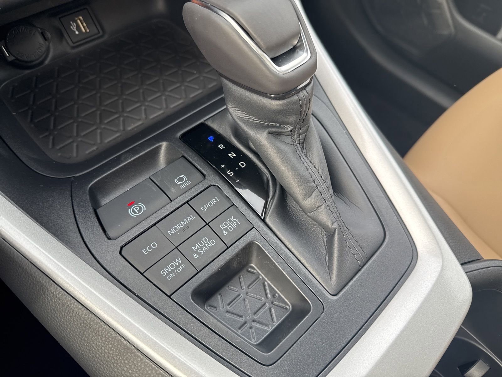 Thumbnail: 2025 Toyota RAV4 - 22