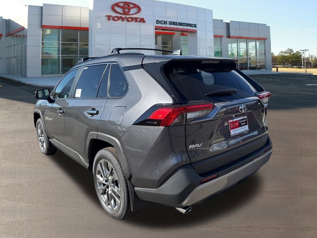 Thumbnail: 2025 Toyota RAV4 - 6
