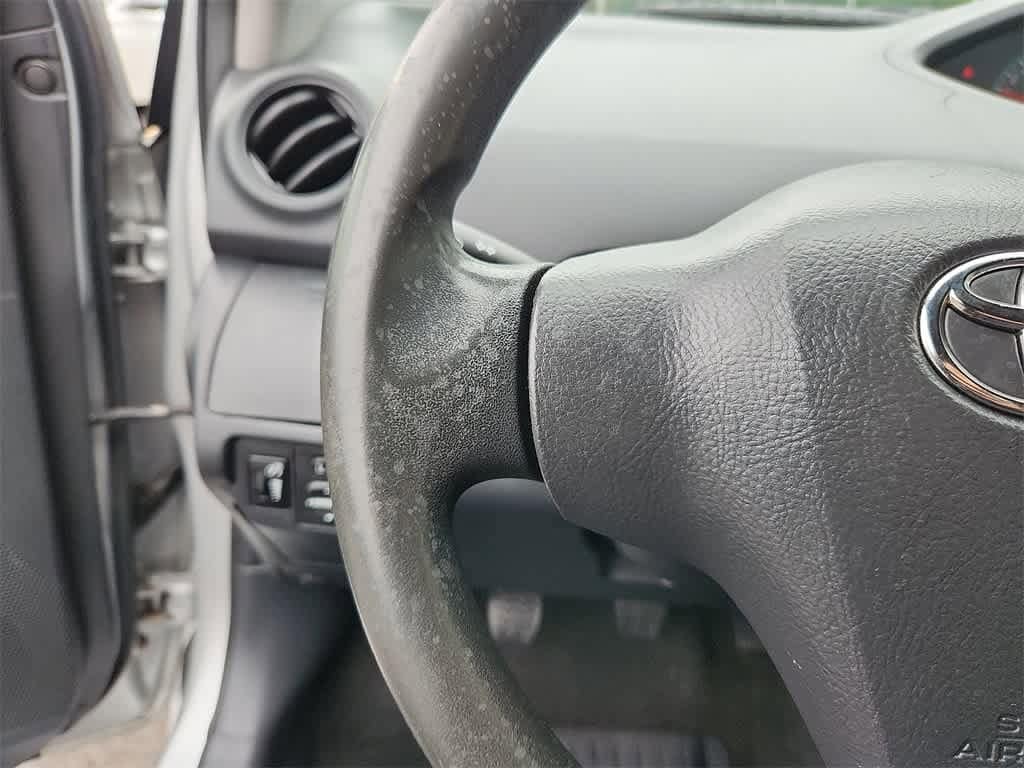 Thumbnail: 2010 Toyota Yaris - 25