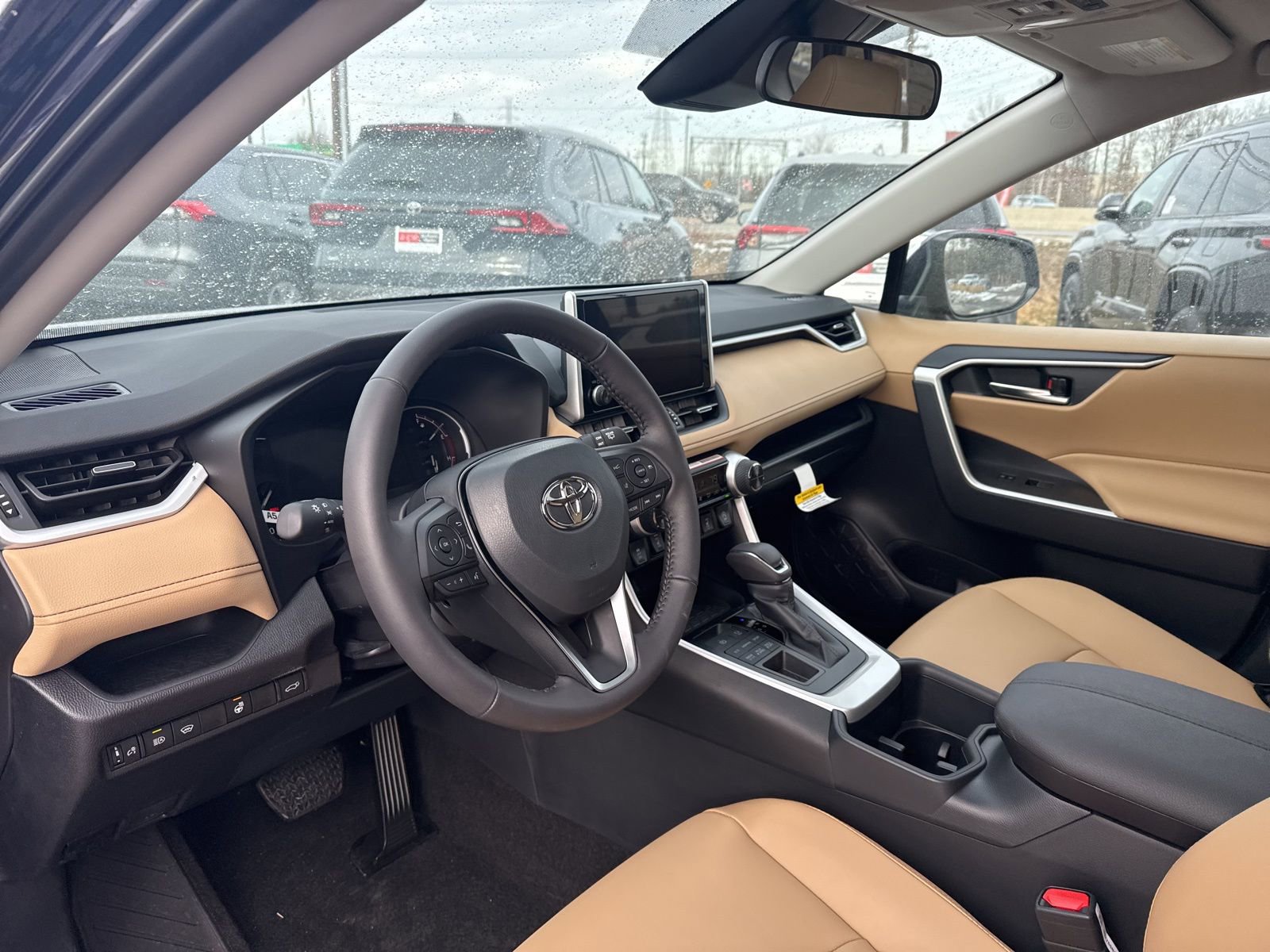 Thumbnail: 2025 Toyota RAV4 - 10