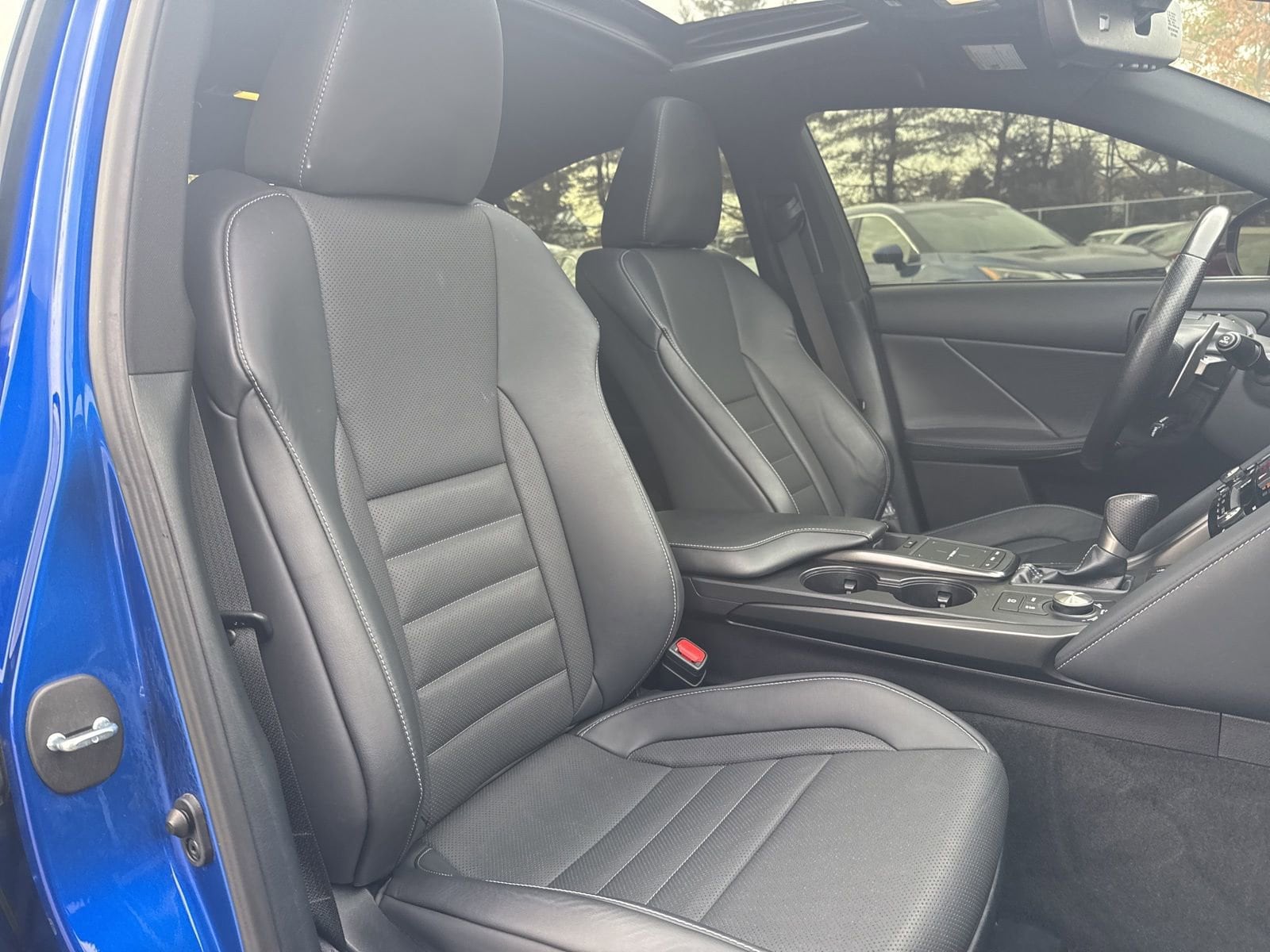 Thumbnail: 2022 Lexus IS - 20