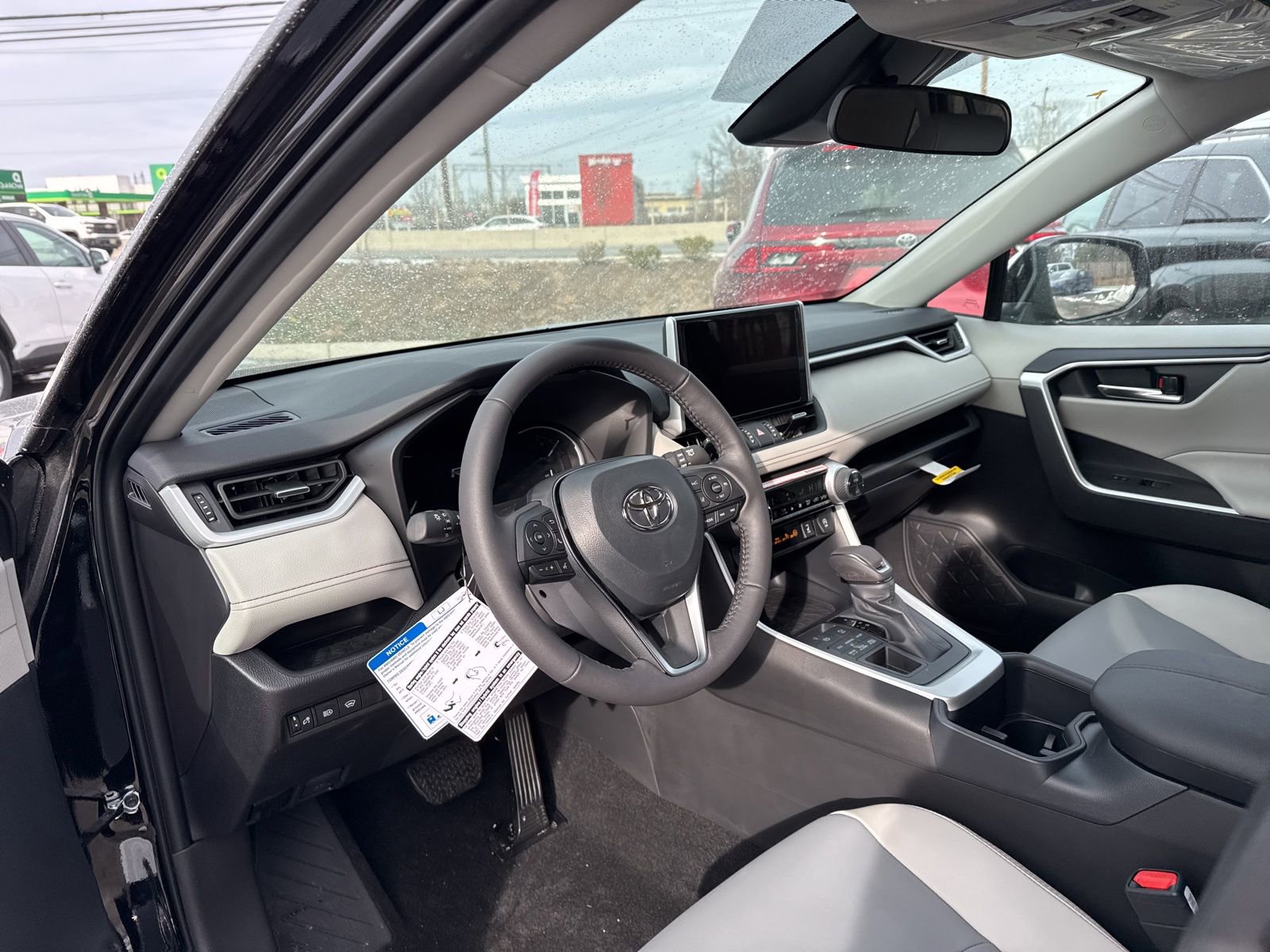 Thumbnail: 2025 Toyota RAV4 - 10