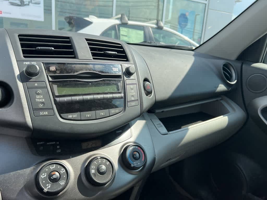 Thumbnail: 2010 Toyota RAV4 - 17