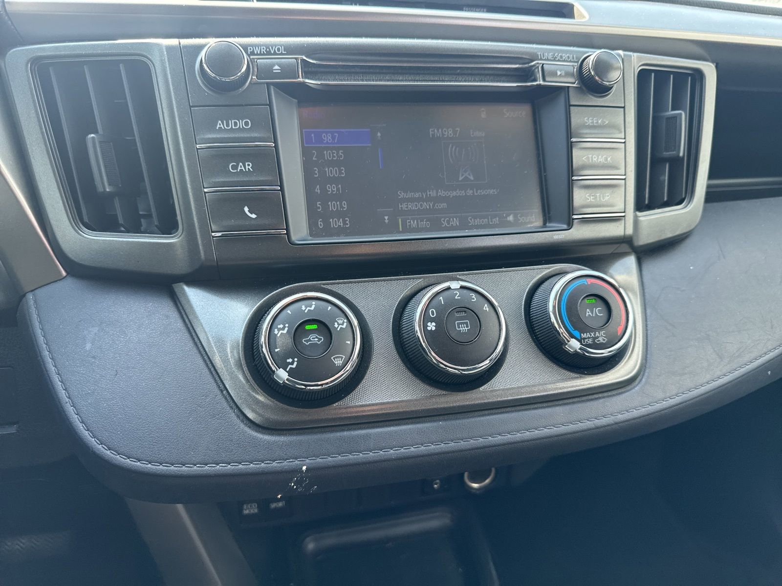 Thumbnail: 2015 Toyota RAV4 - 25