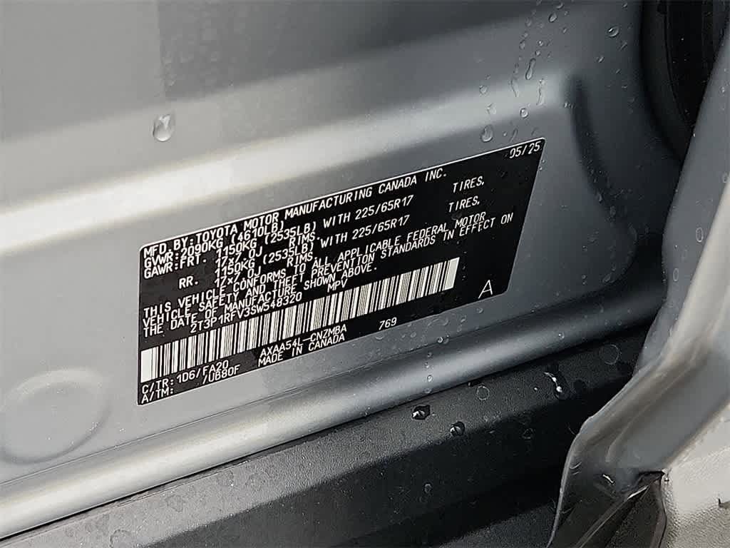 2025 Toyota RAV4 XLE 15