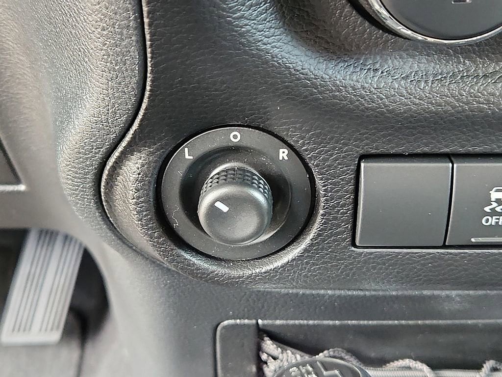 Thumbnail: 2013 Jeep Wrangler - 29