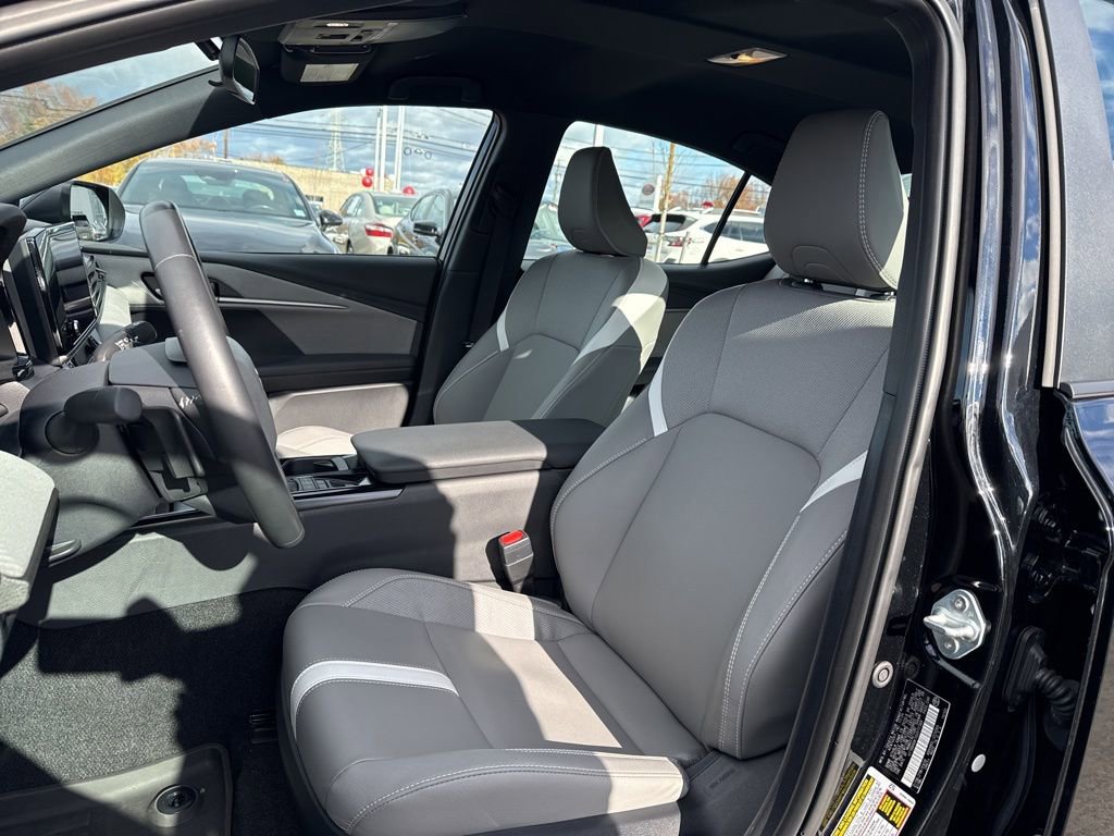 Thumbnail: 2025 Toyota Camry - 18