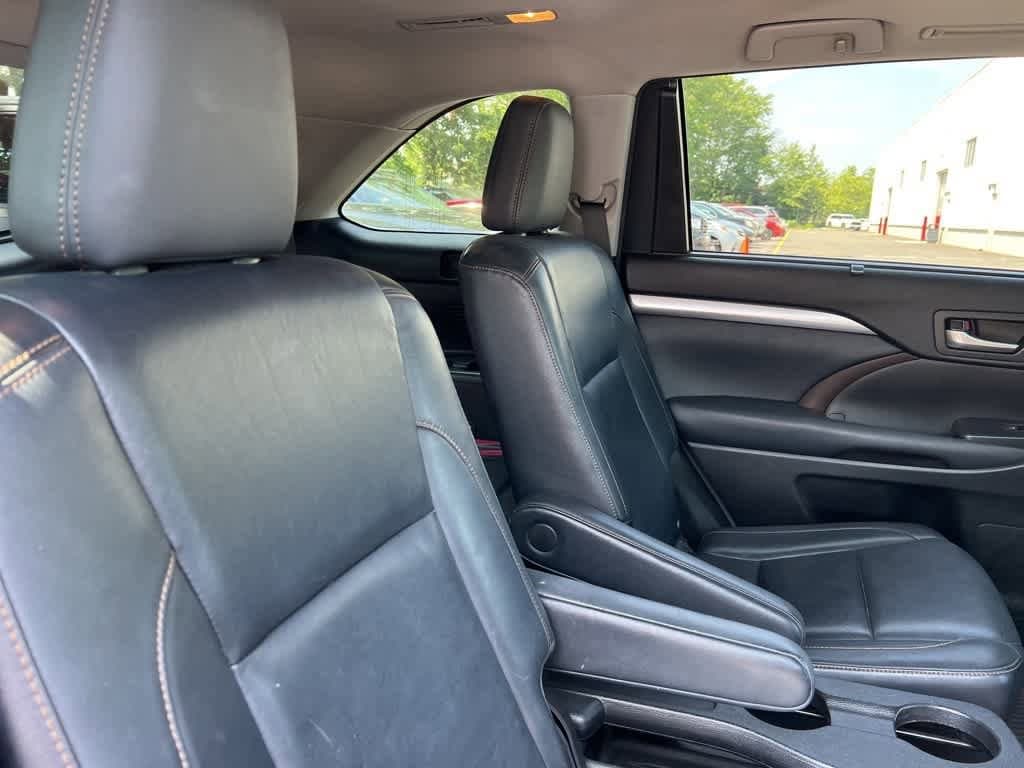 Thumbnail: 2014 Toyota Highlander - 17