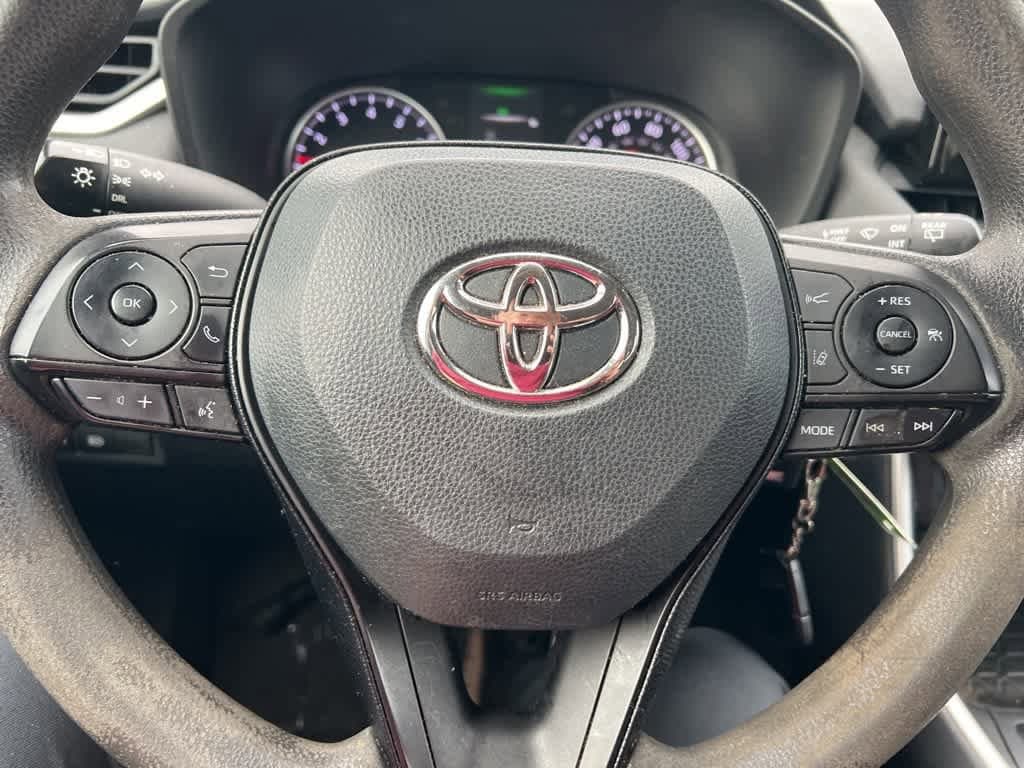 Thumbnail: 2021 Toyota RAV4 - 16