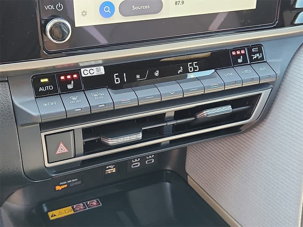 Thumbnail: 2025 Toyota Camry - 11